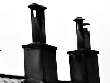 zwei rauchfangköpfe schwarz-weiss