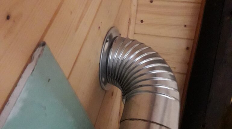 Rauchrohr durch die holzwand